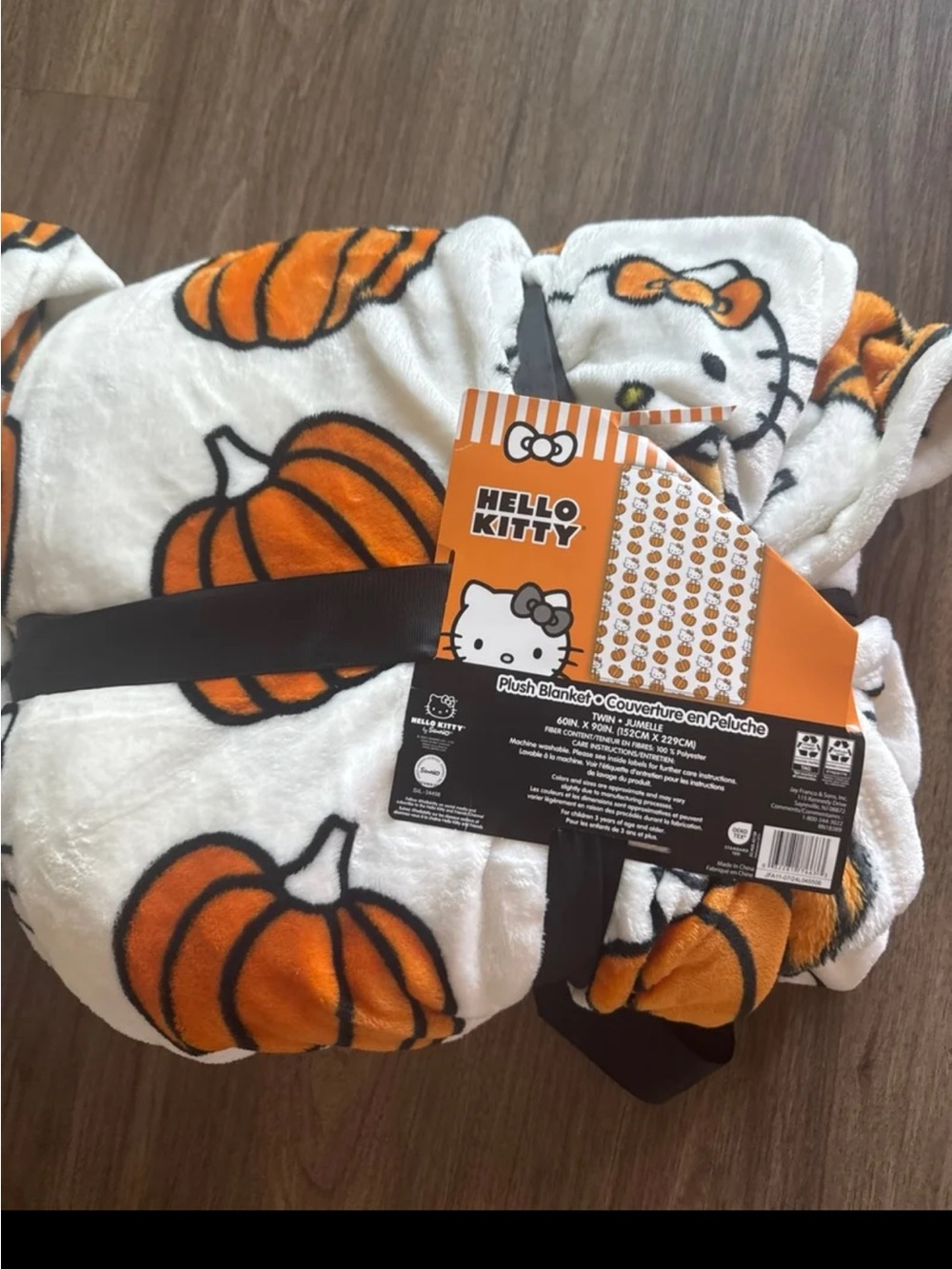 Hello Kitty Orange & White Pumpkin Plush Blanket